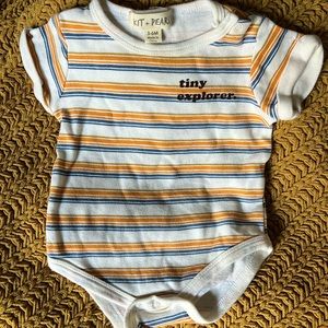 Striped cuffed sleeve onesie 3-6m - says tiny explorer